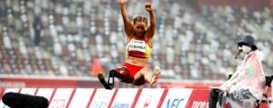 Desiree Vila, durante uno de sus saltos en los Juegos Paralímpicos de Tokio